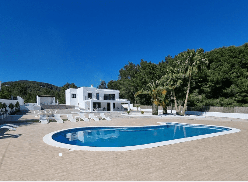 VILLA NIVARIA