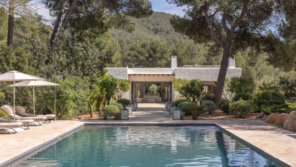Luxury villa with private setting