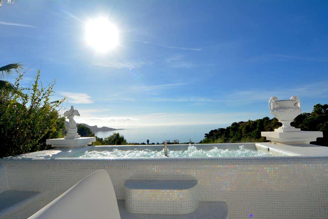 Villa Carmesi